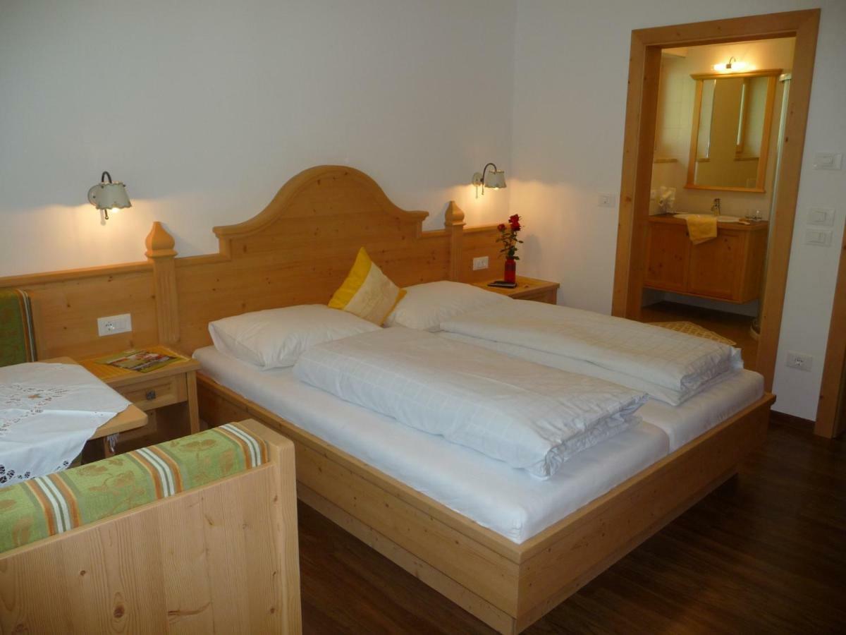 Ferienwohnungen Obermoarhof Lagundo Luaran gambar