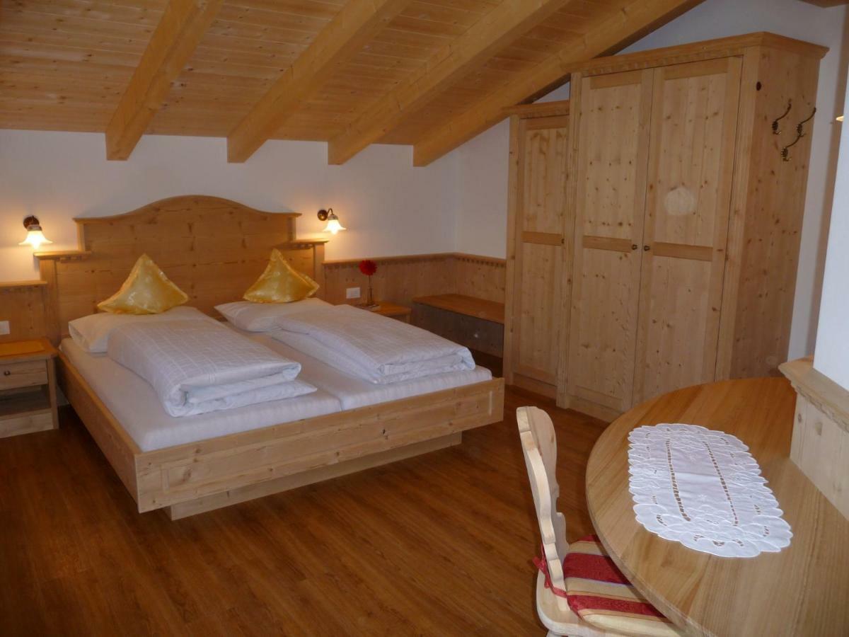 Ferienwohnungen Obermoarhof Lagundo Luaran gambar