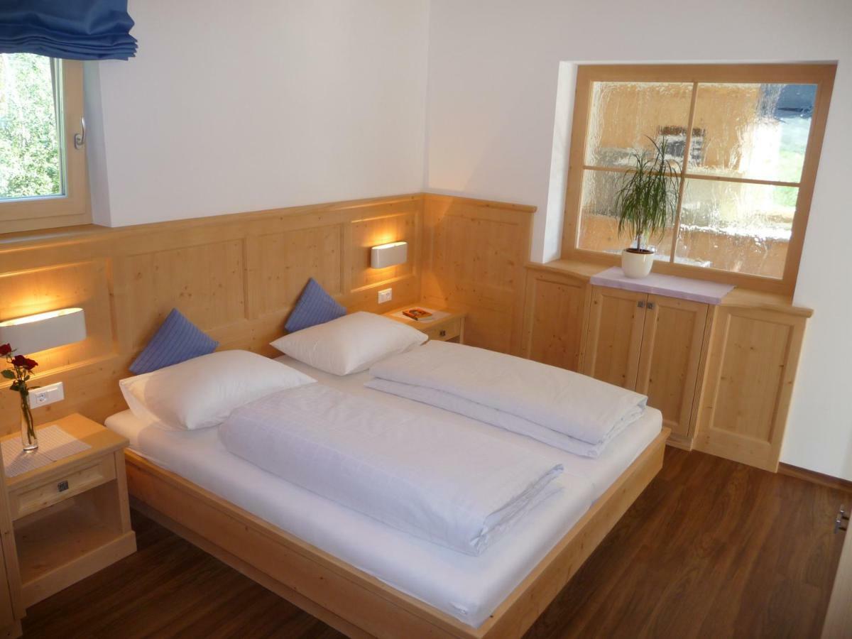 Ferienwohnungen Obermoarhof Lagundo Luaran gambar
